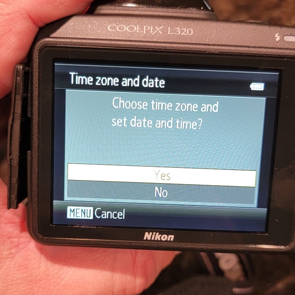 Nikon CoolPix L320 Digital Camera - Picture 8 of 10